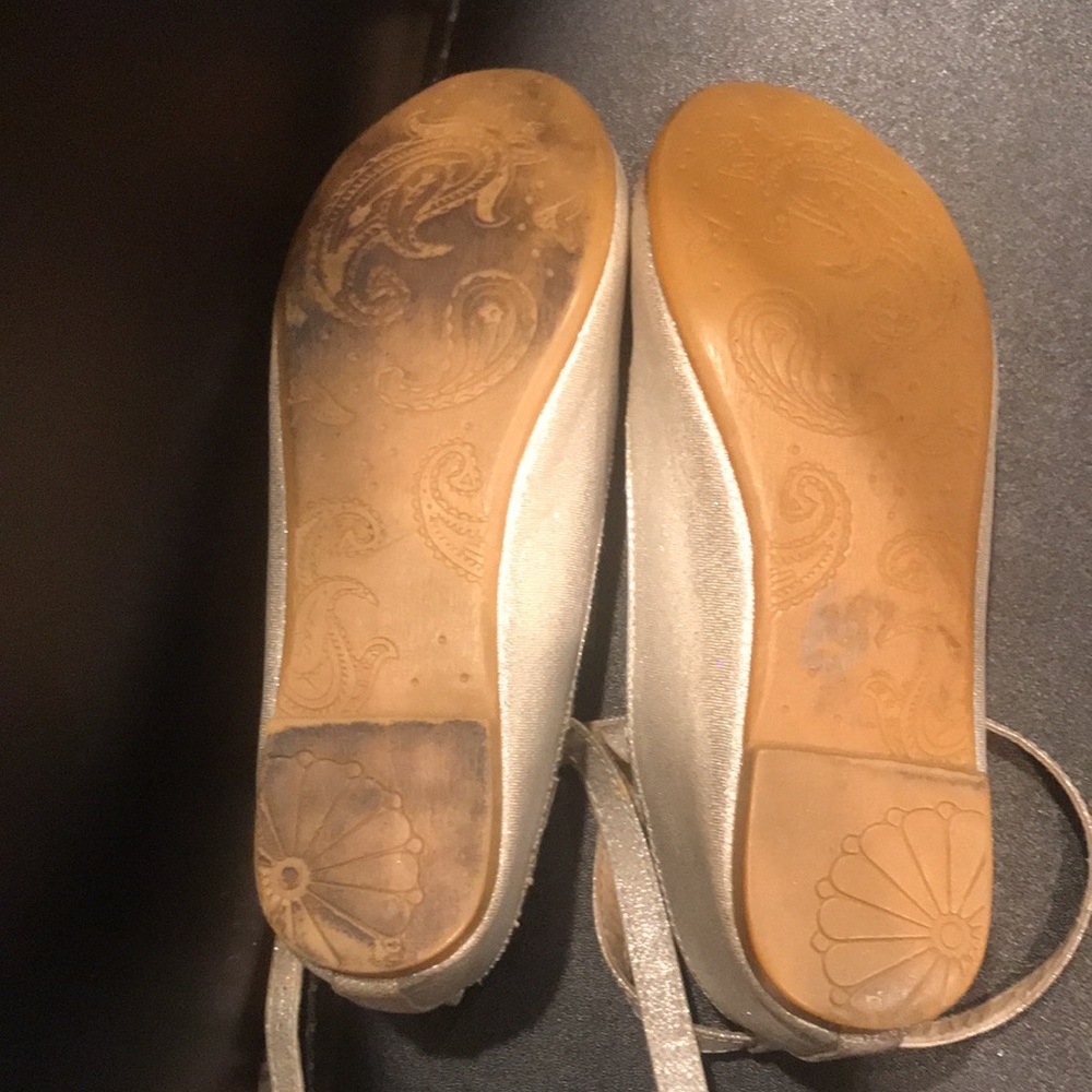 adorable little shoes - Picture 5 of 8